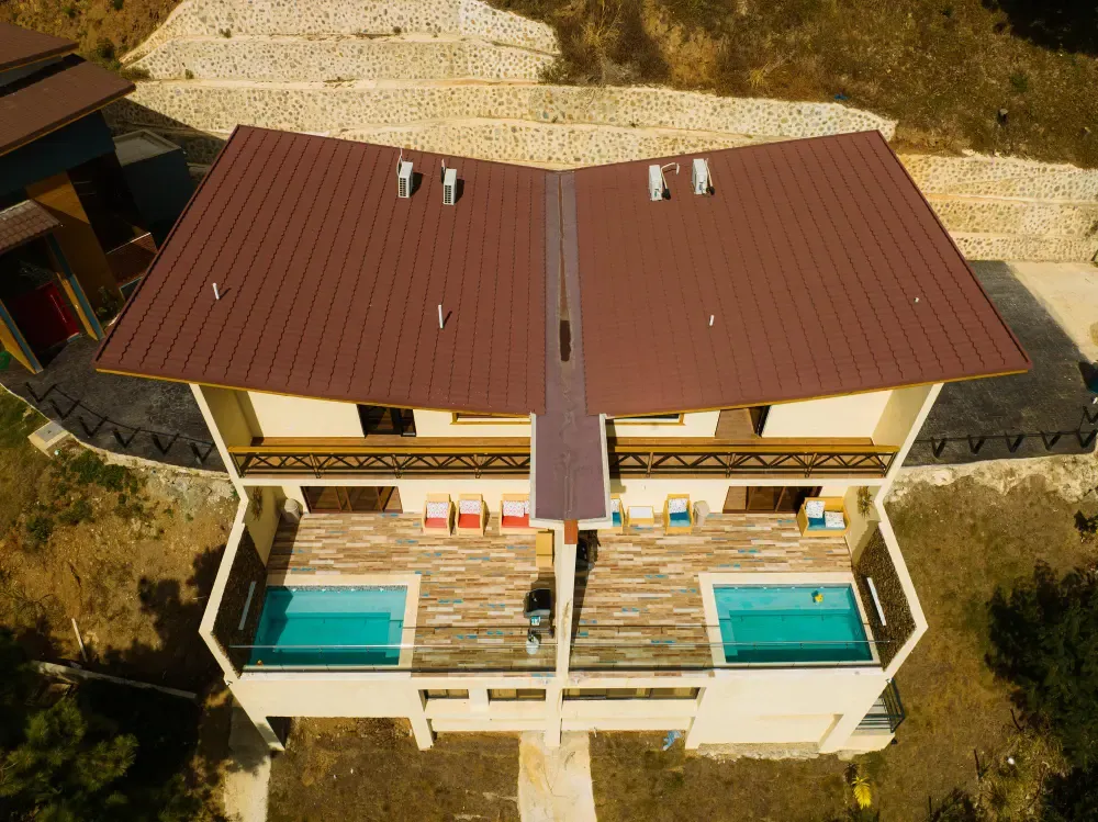 toma-aereas-villa-con-piscinas.j